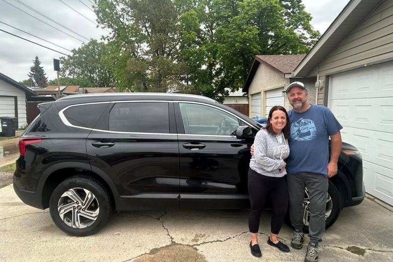 Tara, Hyundai Santa Fe, at delivery